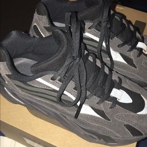 Yeezy 700 vanta